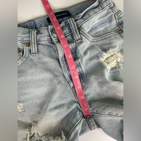 Aeropostale 90s High Rise Cut-Off Light Wash Jean Shorts Size 000 - Picture 6 of 11